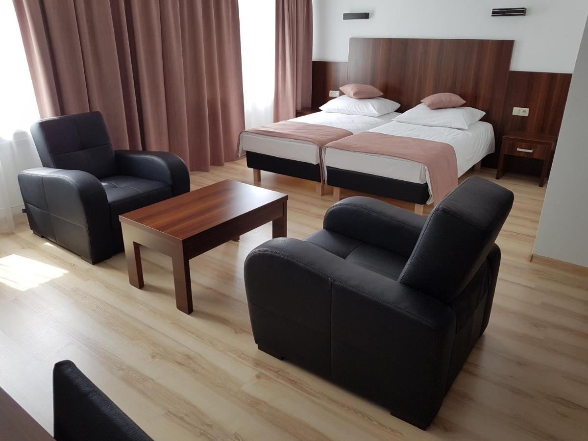 Pod Kominem Pokoje I Apartamenty Brzezie  Bagian luar foto