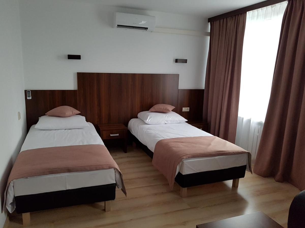Pod Kominem Pokoje I Apartamenty Brzezie  Bagian luar foto
